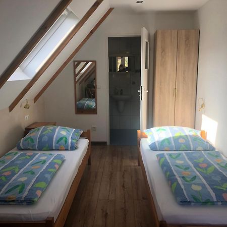Bed and Breakfast Dom Pod Sosnami Großmöllen Exterior foto