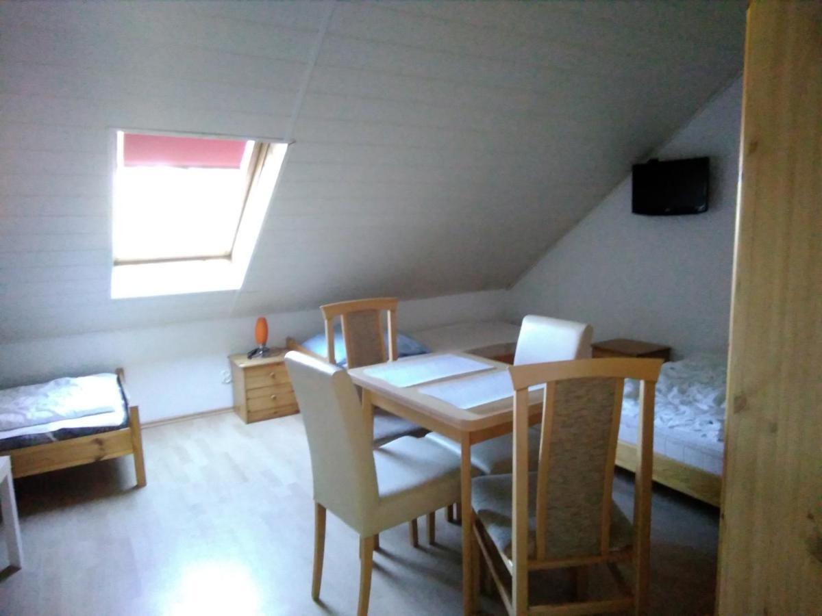 Bed and Breakfast Dom Pod Sosnami Großmöllen Exterior foto